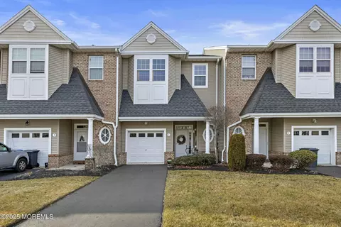 5 Island Breeze Ct, Manahawkin, NJ 08050