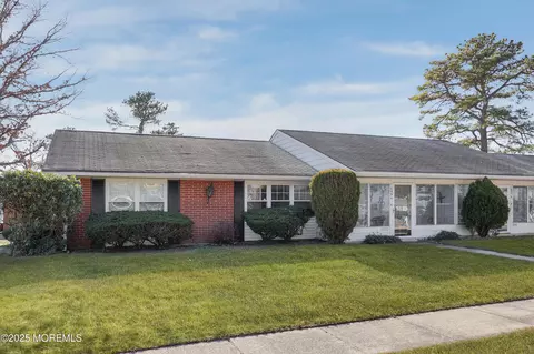 645 Plymouth Dr # A, Lakewood, NJ 08701