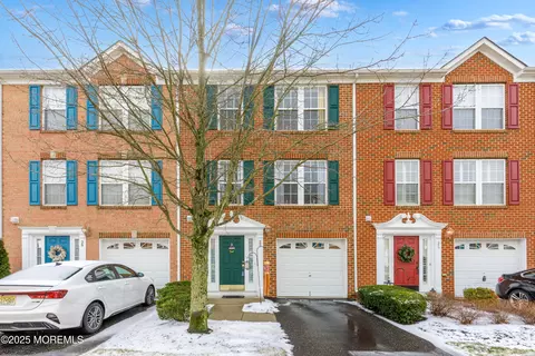 28 Abby Rd, Farmingdale, NJ 07727