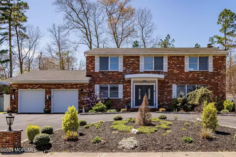 716 Mccormick Dr, Toms River, NJ 08753