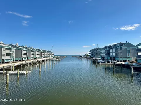 26 Grand Bay Harbor Dr, Waretown, NJ 08758