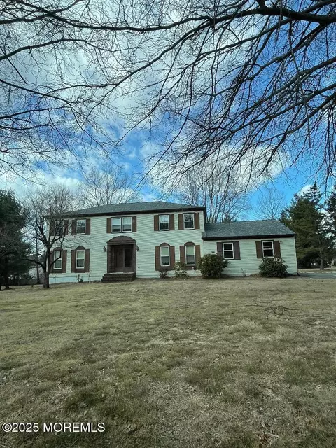 6 Armand Ct, Holmdel, NJ 07733