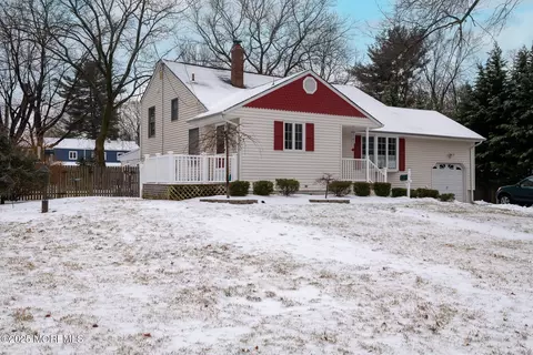 8 Brentwood Rd, Holmdel, NJ 07733