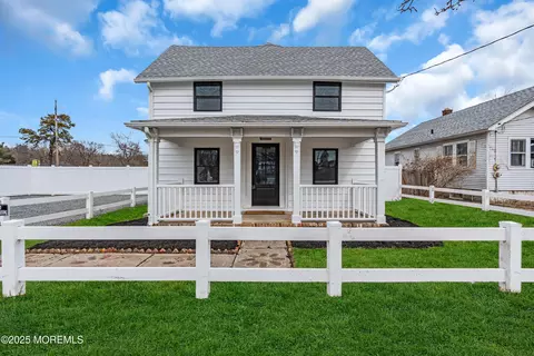 119 Hibernia Ave, Lakehurst, NJ 08733