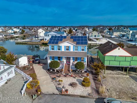 118 W Playhouse Dr, Little Egg Harbor, NJ 08087