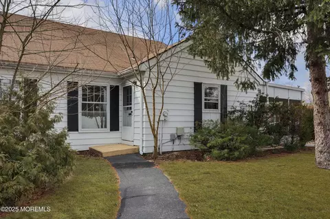 15 Dover Walk #1015, Toms River, NJ 08753
