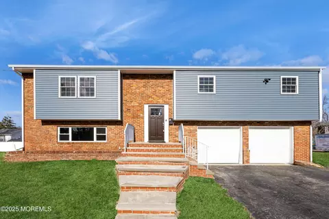 1 Chelsea Ct, Neptune City, NJ 07753