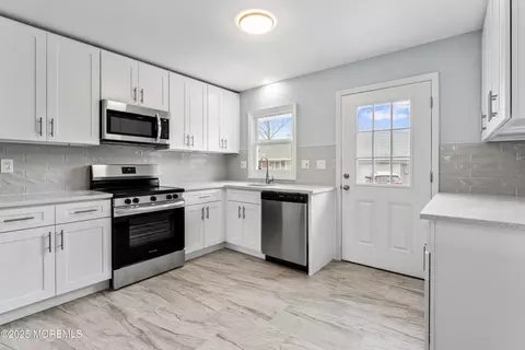 566 Sheffield Ct #A, Lakewood, NJ 08701