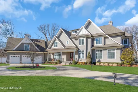 44 Blossom Cove Rd, Red Bank, NJ 07701
