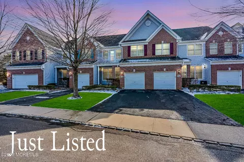 36 Demarest Dr, Manalapan, NJ 07726