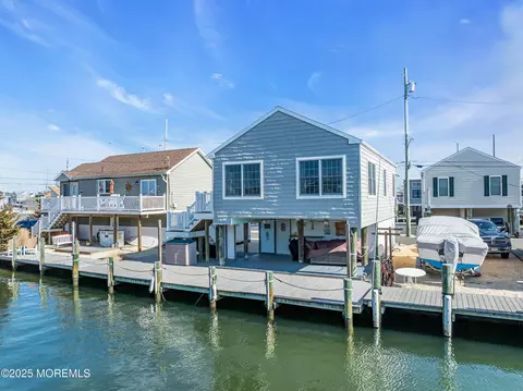 3357 Sunset Ln, Lavallette, NJ 08735