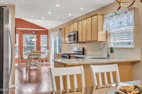 Kitchen - 880 Wright Debow Rd, Jackson, NJ 08527 photo 1 of 10
