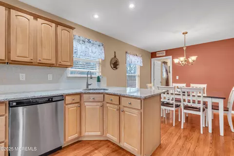 Kitchen - 880 Wright Debow Rd, Jackson, NJ 08527 photo 2 of 10