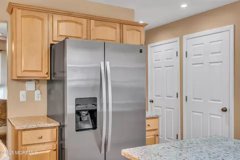 Kitchen - 880 Wright Debow Rd, Jackson, NJ 08527 photo 7 of 10
