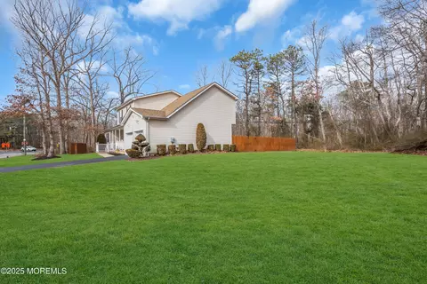 Exterior - 880 Wright Debow Rd, Jackson, NJ 08527 photo 11 of 15