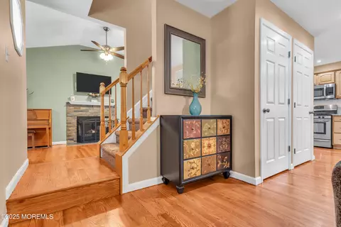 Entry Way - 880 Wright Debow Rd, Jackson, NJ 08527 photo 4 of 10