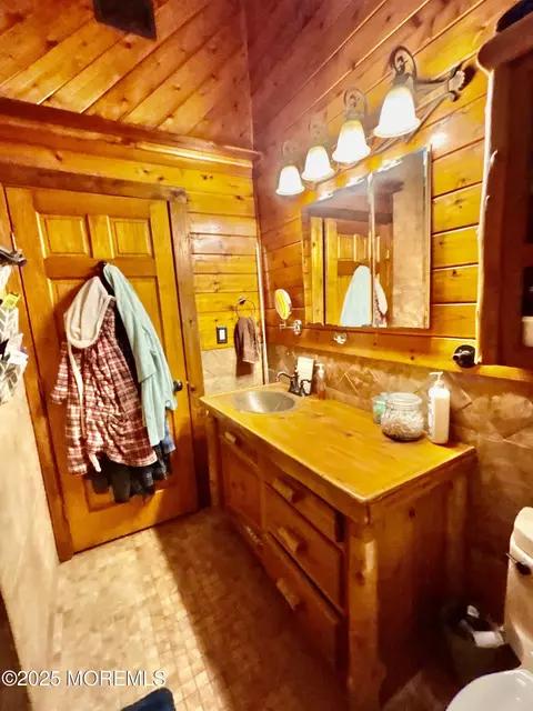 Bath - 2517 Smith Rd, Forked River, NJ 08731 photo 1 of 5