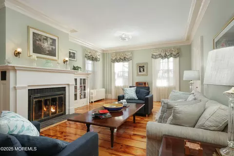 267 Cooper Rd, Red Bank, NJ 07701