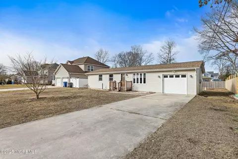 144 Tiller Ave, Manahawkin, NJ 08050