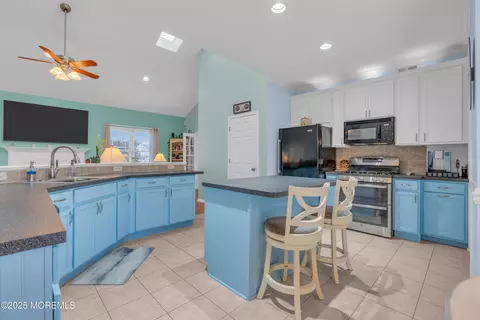 Kitchen - 1717 Key West Rd, Forked River, NJ 08731 photo 4 of 6