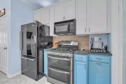 Kitchen - 1717 Key West Rd, Forked River, NJ 08731 photo 5 of 6