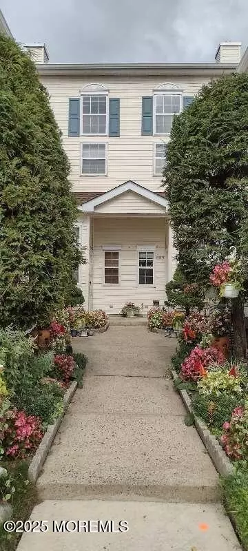 889 Crimson Ct, Morganville, NJ 07751