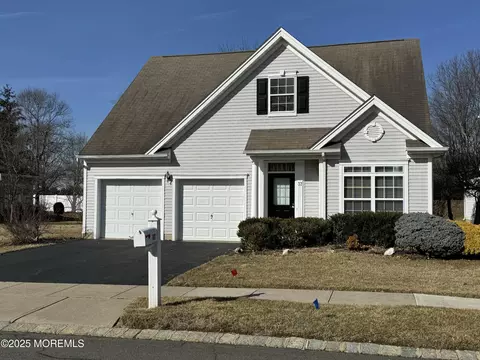 37 Coneflower Ln, West Windsor, NJ 08550