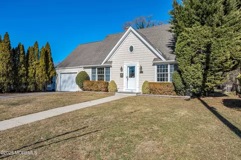 141 Oxford Ave, Fair Haven, NJ 07704