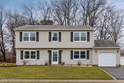 47 Angela Cir, Hazlet, NJ 07730