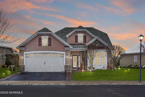 9 E Milan Blvd, Farmingdale, NJ 07727
