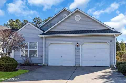 14 Highland Dr, Manahawkin, NJ 08050