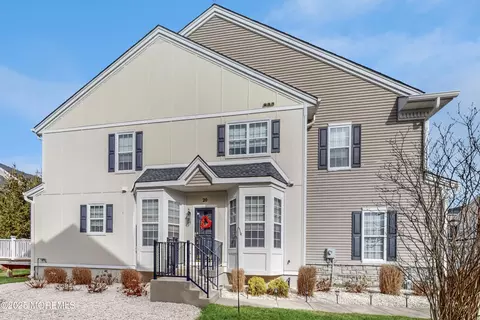 20 Brookfield Dr, Jackson, NJ 08527