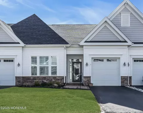 3 Aqueduct Blvd, New Egypt, NJ 08533