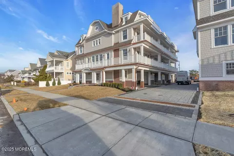 102 2nd Ave #3, Belmar, NJ 07719