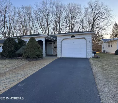 3 Hardy Ct, Brick, NJ 08724