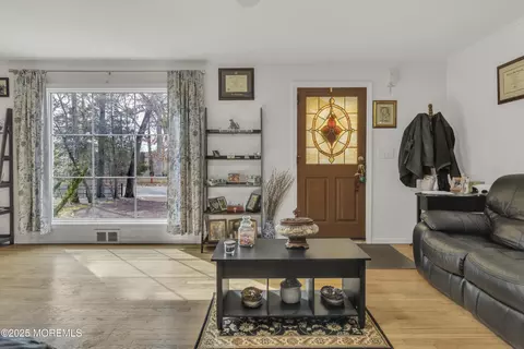 Entry Way - 1670 Forge Pond Rd, Brick, NJ 08724 photo 1 of 1