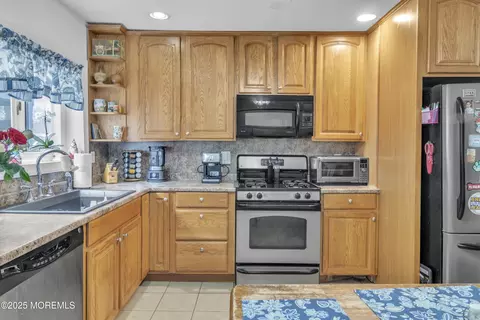 Kitchen - 1670 Forge Pond Rd, Brick, NJ 08724 photo 2 of 2