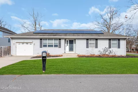 260 Wallace Ave, Forked River, NJ 08731