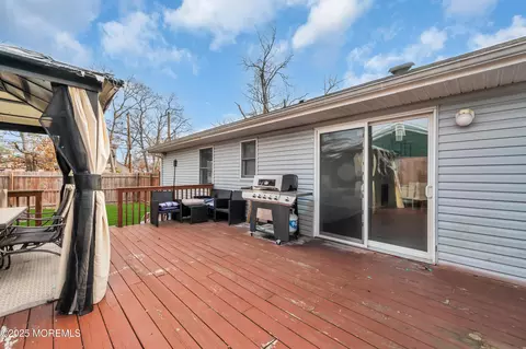 Exterior - 260 Wallace Ave, Forked River, NJ 08731 photo 3 of 8