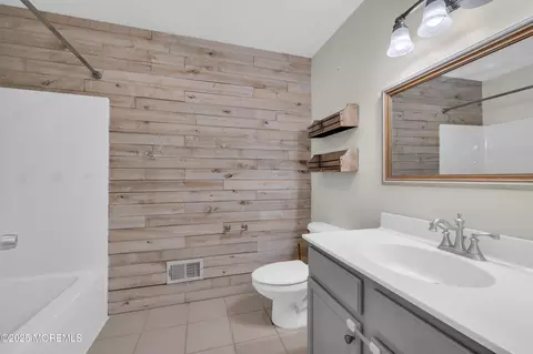 Bath - 260 Wallace Ave, Forked River, NJ 08731 photo 2 of 2