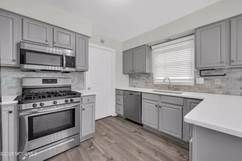 Kitchen - 260 Wallace Ave, Forked River, NJ 08731 photo 2 of 3