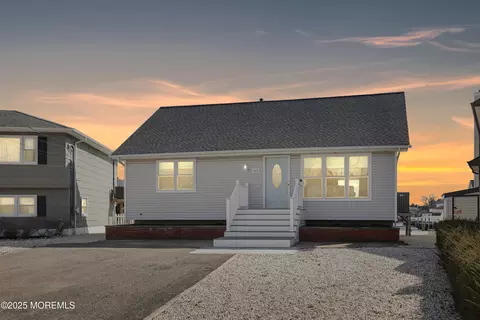 93 Mizzen Rd, Brick, NJ 08723
