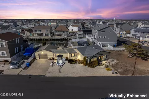 7 Jack Ln, Beach Haven West, NJ 08050