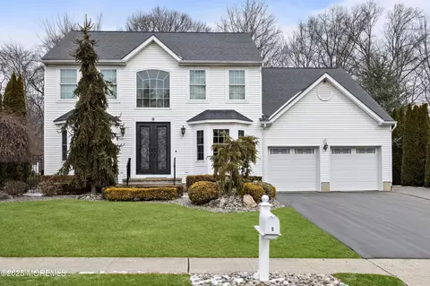 9 Vail Dr, Matawan, NJ 07747