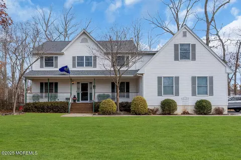 13 Mill Ln, Jackson, NJ 08527