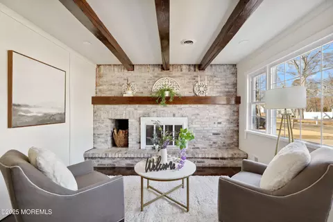 210 Lakewood Ave, Bayville, NJ 08721