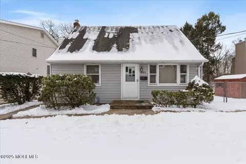 201 Dixon Ave, Dumont, NJ 07628