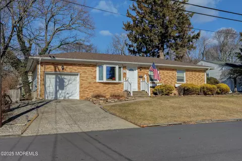 535 Hillside Ave, Point Pleasant, NJ 08742