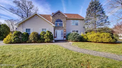 13 Sunset Ave, Matawan, NJ 07747