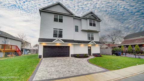 26 Woodside Ave, Keansburg, NJ 07734